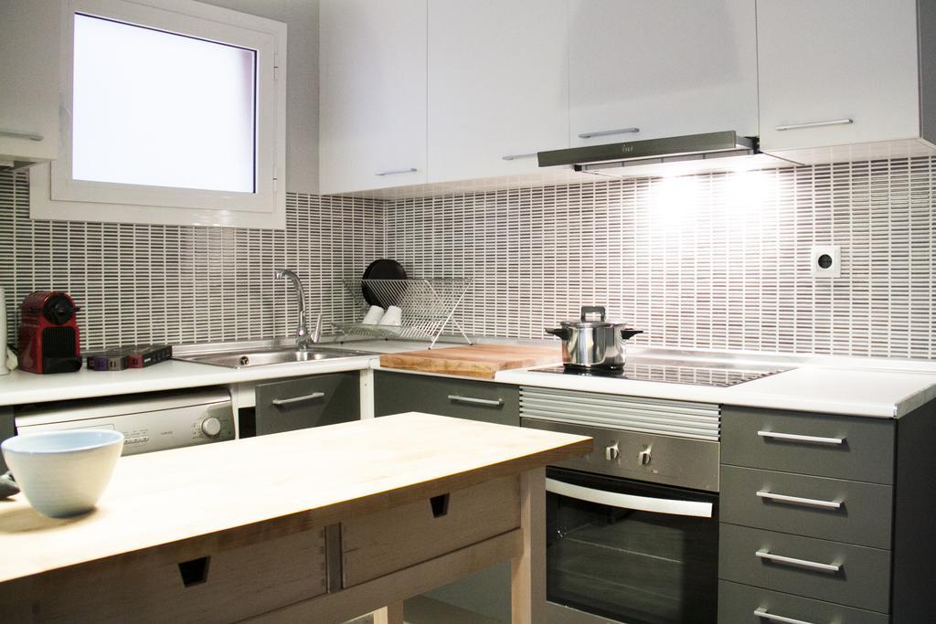 Idyllic Apartment With Terrace Барселона Екстериор снимка